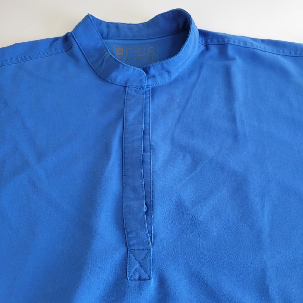 FIGS Technical Collection Rafaela Oversized Sleeveless Split Neck Scrub Top Blue - Picture 3 of 10